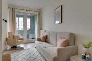 Old Town Apartment with Parking and Gym by Lion Apartments