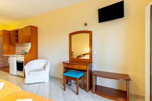 Kosmos Hotel St2 in Agios Stefanos