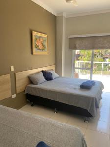 A poucos passos da praia de Riviera e Itaguaré