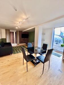 Private Garden Apartment with Geodome