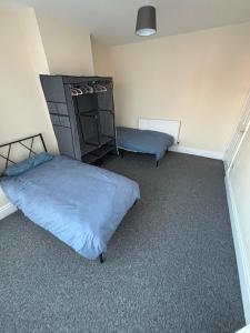 Cosy 3 Bed house with garden 5 min walk from Doncaster Racecourse