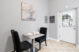 Cozy up with me! Longer stays! Free parking