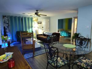 Coastal Comfort Nearthe Action in Daytona