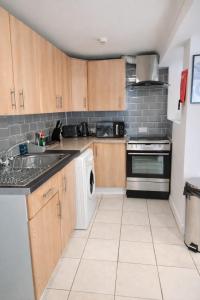 Kent 1 bedroom apartment 2 mins walk to Gravesend Station & Town Centre