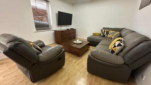 3-Bed Family Home in Furzton, Near Lake & Parking