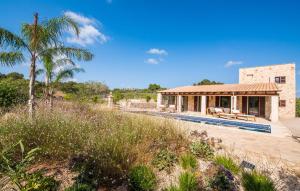 La Fuente De Montuiri