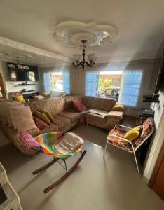 Habitacion privada con aire acondicionado en gran casa