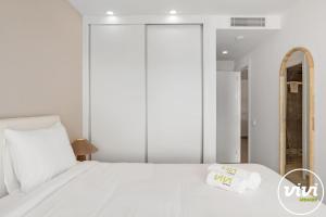 ViVi Homes - Bay Residence - pool - gym - big terrace