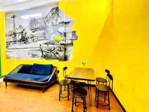 Tonkin Old Quarter with Rooftop - Big Group - Train street