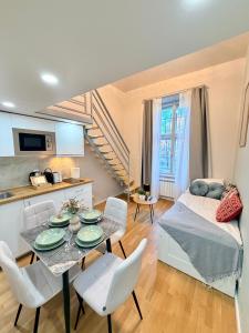 Cozy museum view studio 104