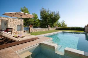 Sunny Villa Tessera