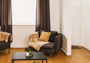 Matchday Mile House - sleeps 8