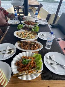 2 days 1 night sharing trip komodo