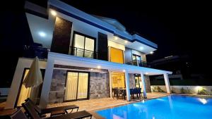 Yanıklar 4 bedroom villa with private pool