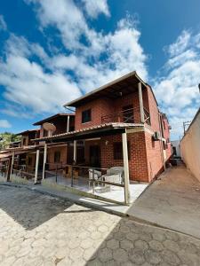 Casa em condominio na beira do rio