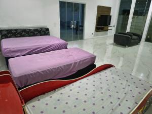 Casa com Piscina em Caraguatatuba