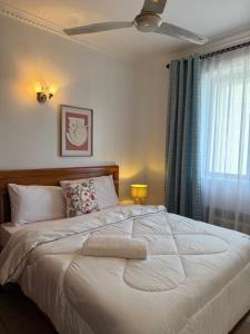 Tranquil Nest 3BR w with pool & gym