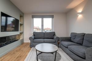 Admiralty Lane - No 4