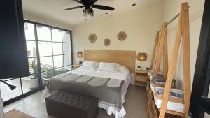 CASA BELA, Linda, Luminosa, Minimalista 7 PERSONAS 3 CUARTOS FREE Parking Night Terrace