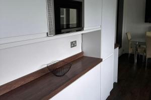 House - Sleeps 10 - Parking - Stn Close