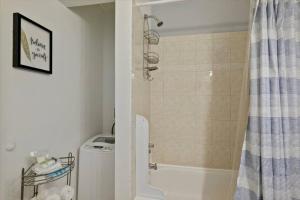 Renovated 2BR w Amenities