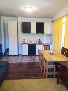 Bíbor-lak Ökoszálláshely