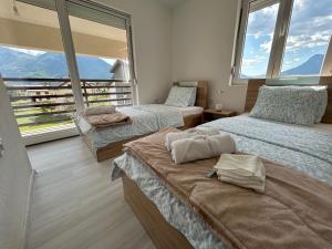 Lone Star Apartments