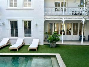 Luxury Victorian Villa with pool & gorgeous views