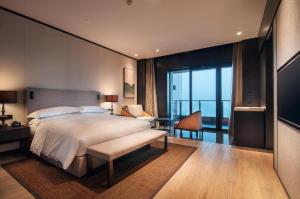 Hotel Signature Suites Near IGI Airport