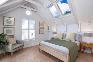 Luxury Victorian Villa with pool & gorgeous views