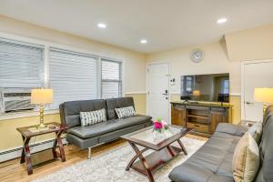 Walkable Jersey City Stay Near Parks and Dining!