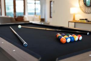 5 BR 4B Pool Yoga Near Turf Club and Hota