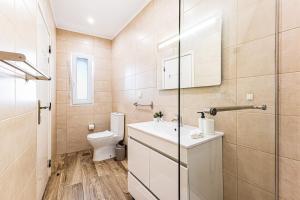 5-minute walk to Aveiros Beach