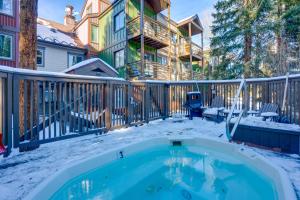 Steps to Dtwn! Skiers Escape with Hot Tub in Breck