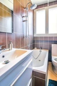 Le Fleury appartement moderne 2 chambres, à côté du salon du Bourget