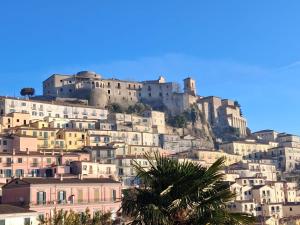 Giardino San Gerardo Maiella vista Castello e con parcheggio interno privato