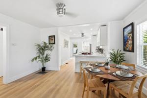 Charming 3 Bed Sarasota Home - Sleeps up to 10