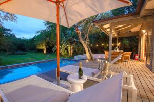 The Cabin Luxury Safari Villa, Private Pool, Hot tub, Outdoor Shower, Giraffe Tower, Free Standing Bath, Private Game Reserve, Romantic Getaway, Ultimate Bush Luxury