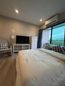 1 BDR 5 Swimming Pool Entire Condo 5 Mins Walk To Naiyang Beach