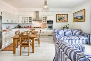 Attico Cerasella con incredibile vista mare in pieno centro e posto auto