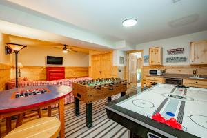 Whitewater Lodge by Railey Vacations