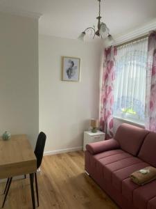 Dworek pod Krzyżtoporem Ujazd Agroturystyka- pokoje do wynajęcia