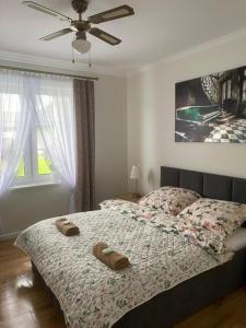 Dworek pod Krzyżtoporem Ujazd Agroturystyka- pokoje do wynajęcia