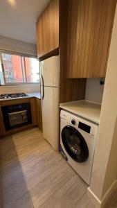 Modern 2-room new with balcony downtown area