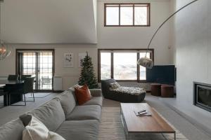 Lake view - Ski In-Out