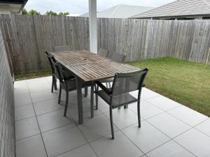 Logan Lodge - Sleeps Up To 8 PPL