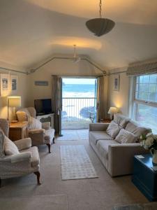 Praxis Trebarwith Strand