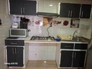 Casa 3 recs, 7 camas, Cerca Mercado Libre