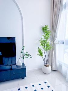 Paradigm 3BR Chic Designer byHS
