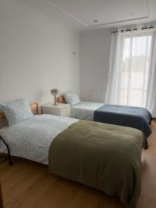 Elegant Getaway - Spacious 3 Bedroom Apartment with Terrace Self Check-In Lisbon Baixa da Banheira